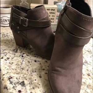 Booties with leather/suede